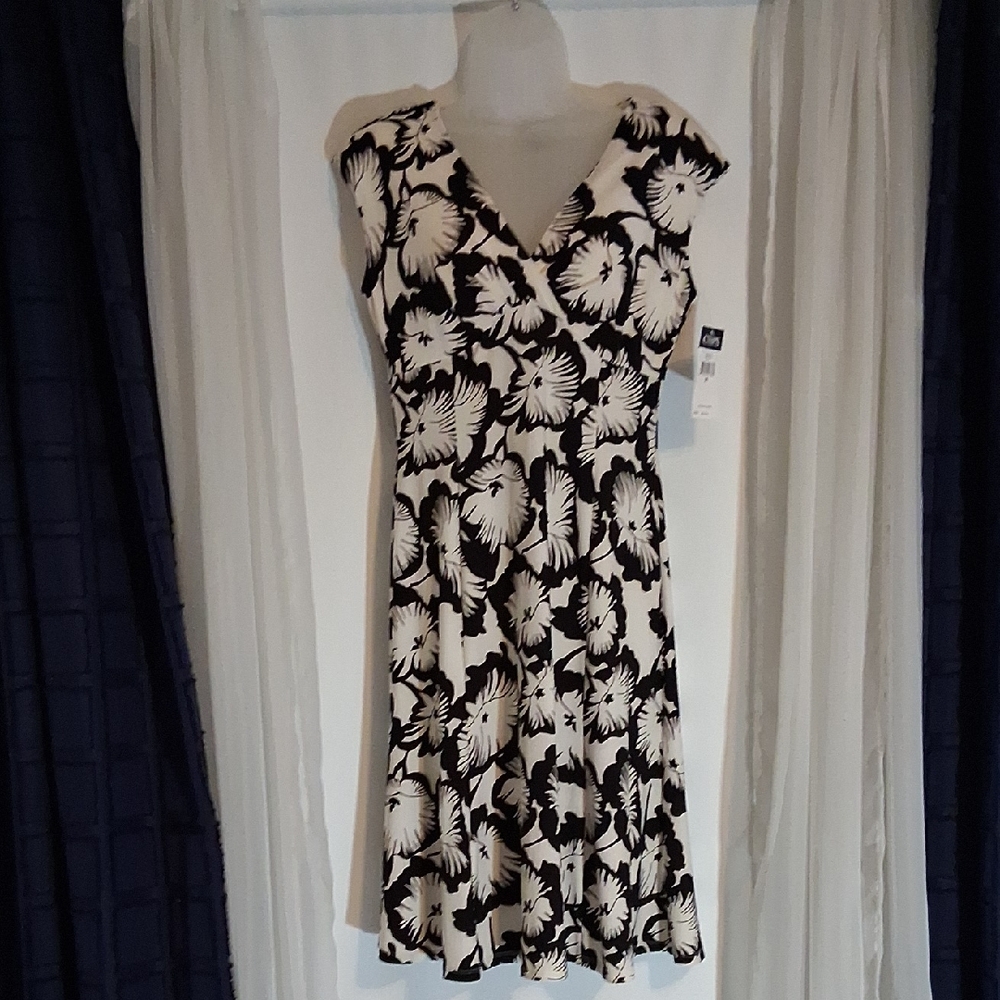 Chaps Monochrome Floral Midi Dress